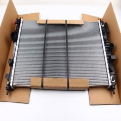 Opel İnsignia 2.0 Dizel Su Radyatörü BEHR