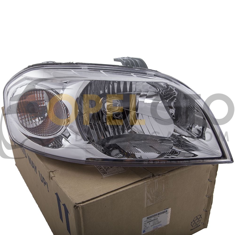 Chevrolet Aveo Sedan Ön Sağ Far GM