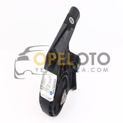 Opel Astra J 1.4-1.6 Benzinli Ön Motor Kulağı Otomatik Vites İçin GM